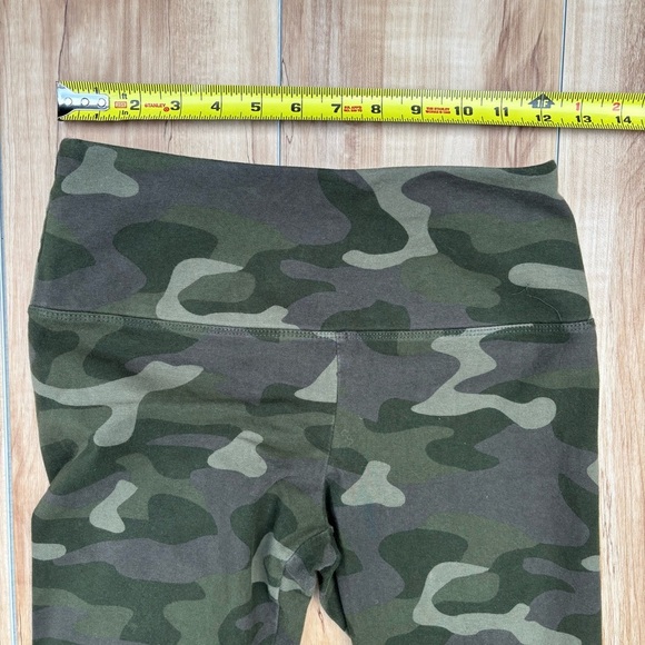 Suave Tummy Control Camo Leggings Size Petite Small - Picture 3 of 6